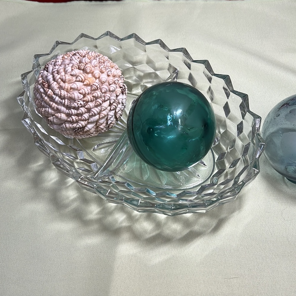 VERSATILE VINTAGE DIVIDED GLASS FOSTERIA BOWL/DECOR EUC